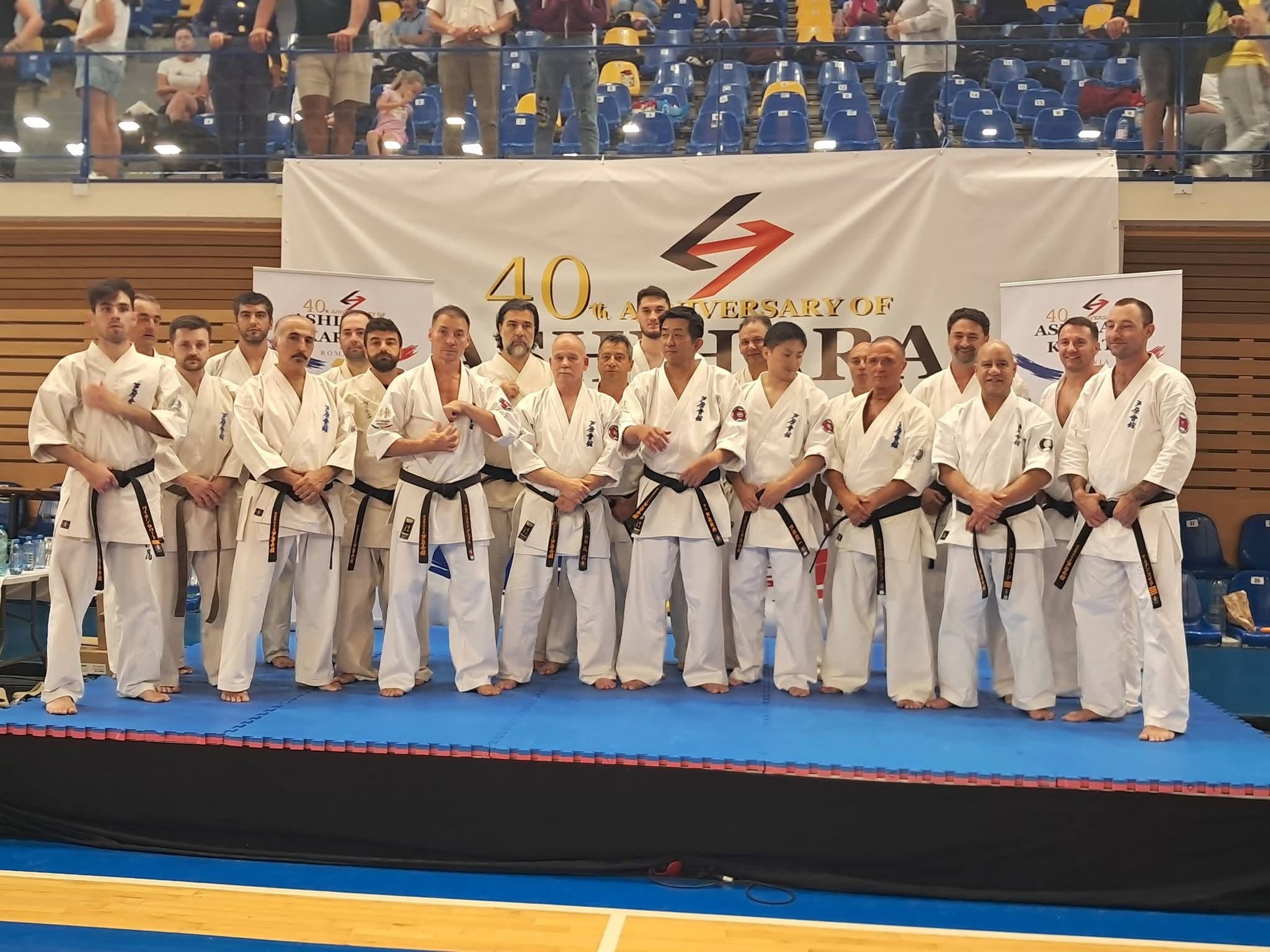 Ashihara Karate 40. Yıl — Romanya'da toplu fotoğraf